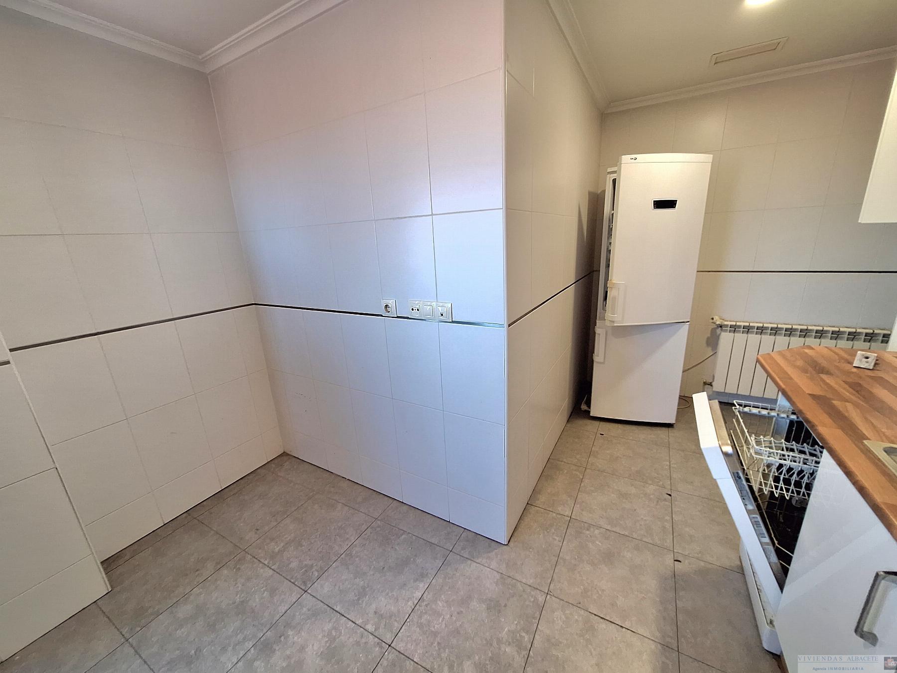 For sale of flat in Albacete