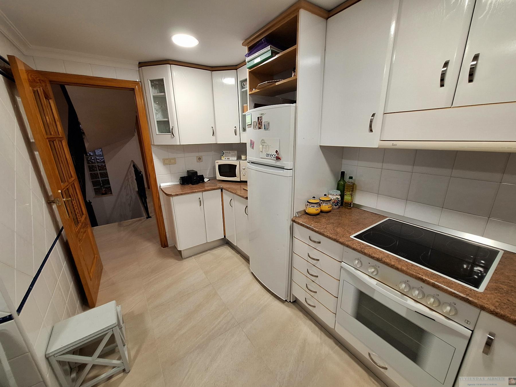 For sale of chalet in Albacete