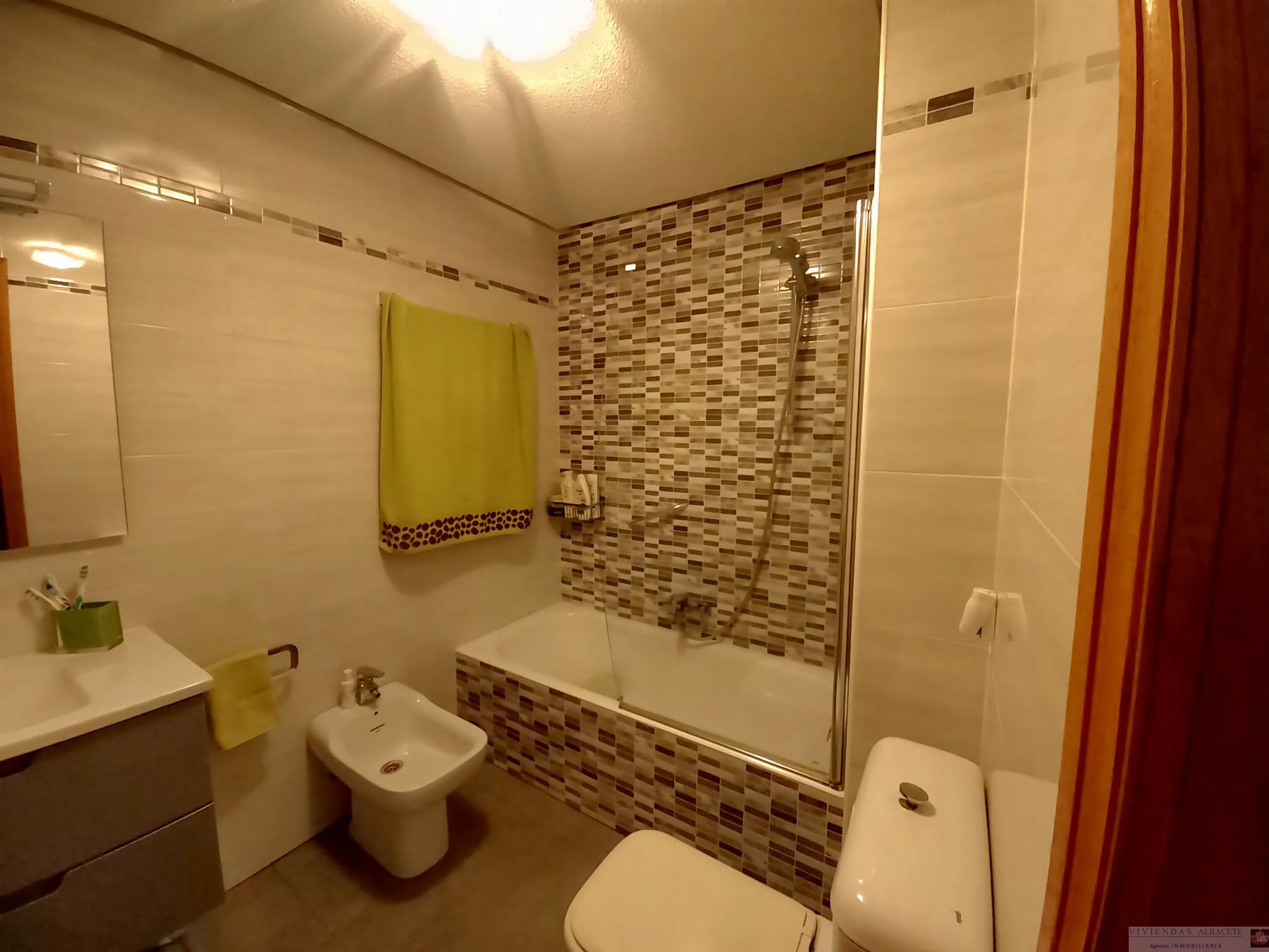 For sale of flat in Albacete