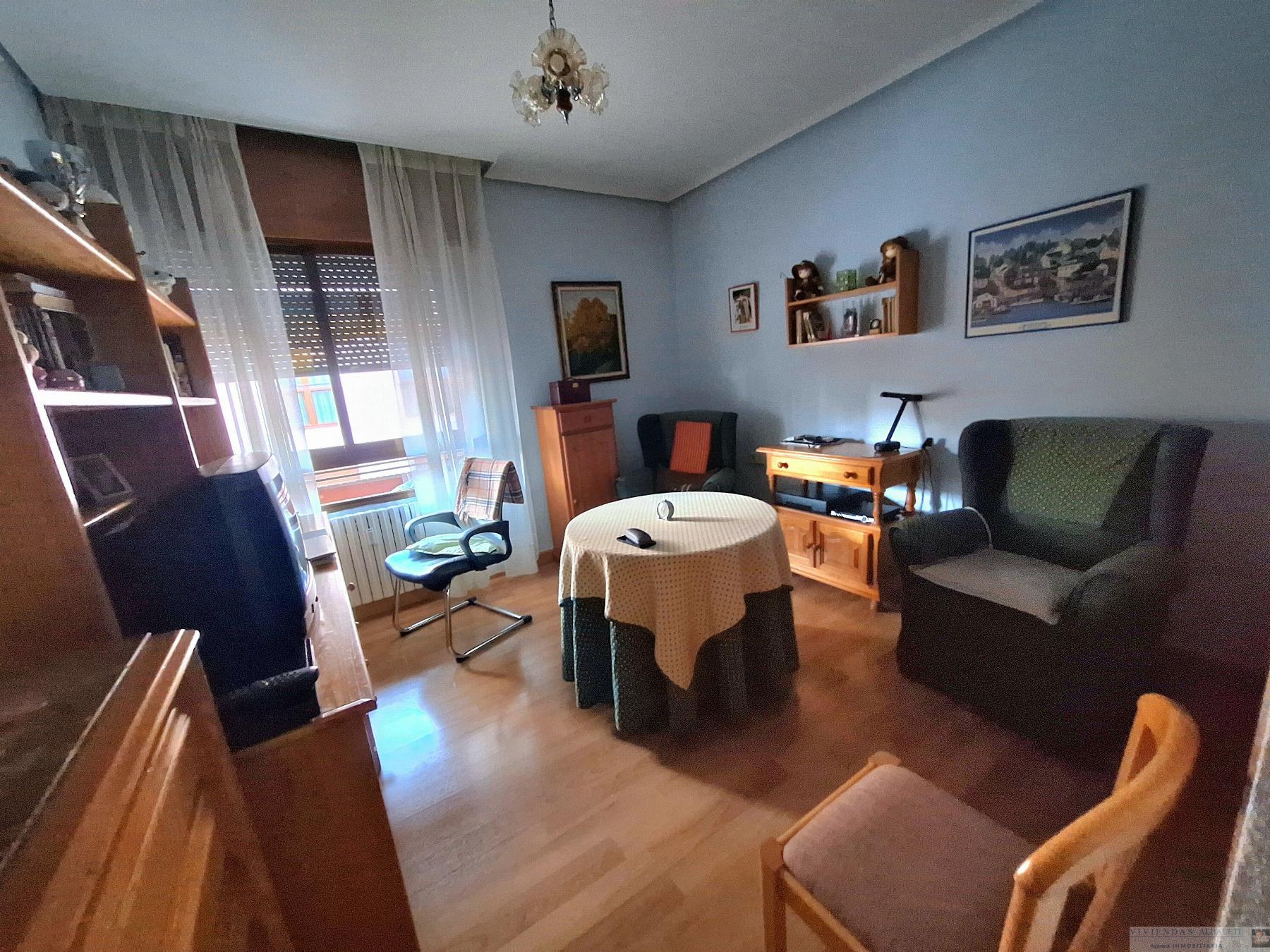 For sale of flat in Albacete