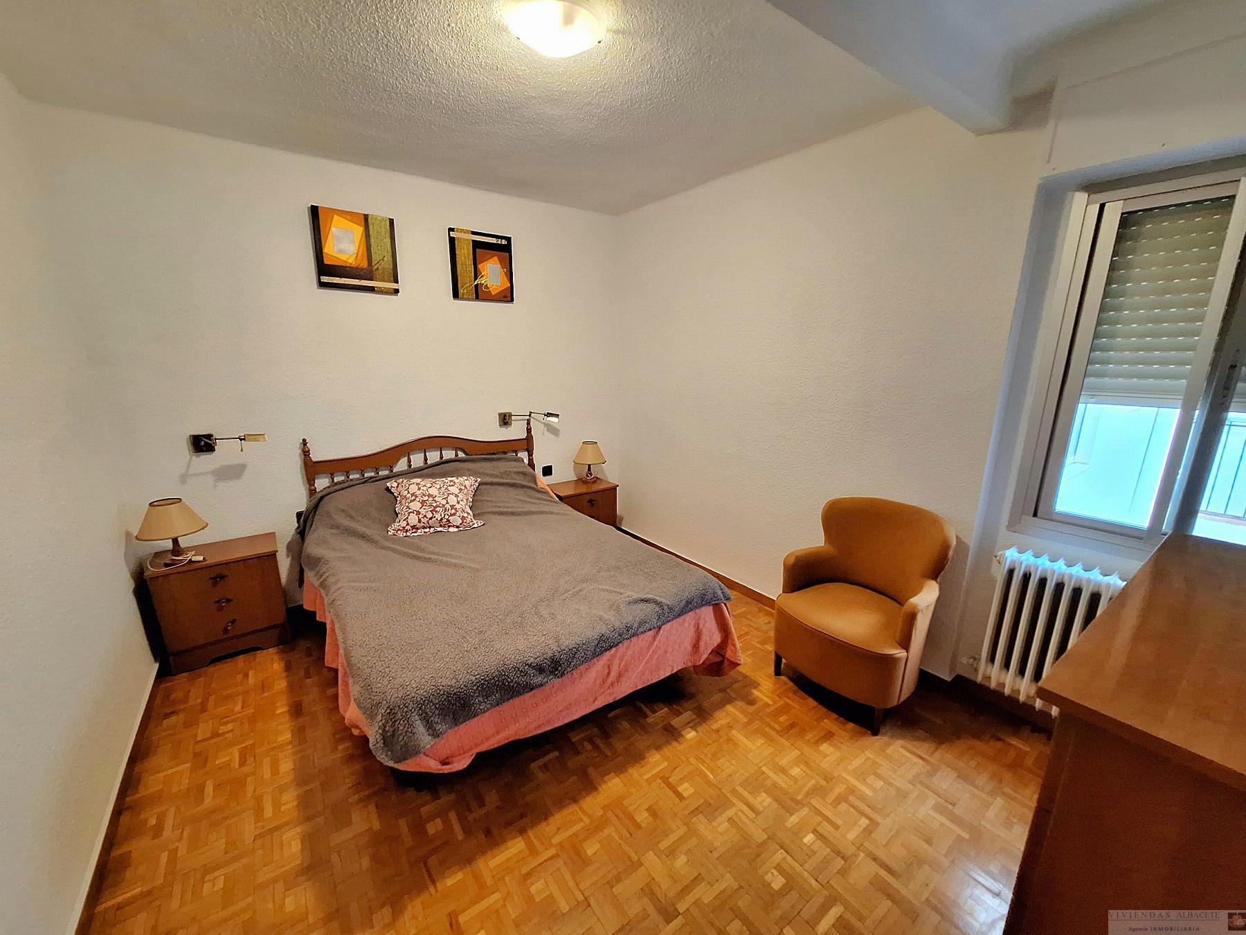 For sale of flat in Albacete