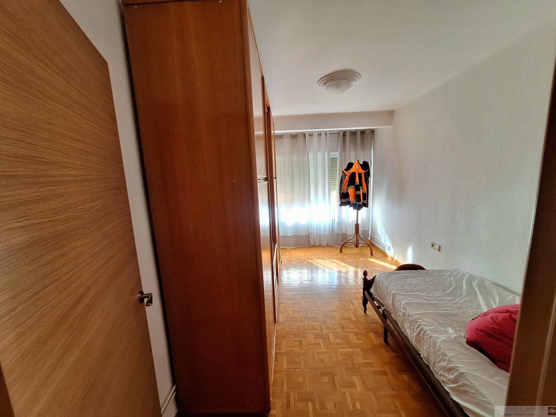 For sale of flat in Albacete