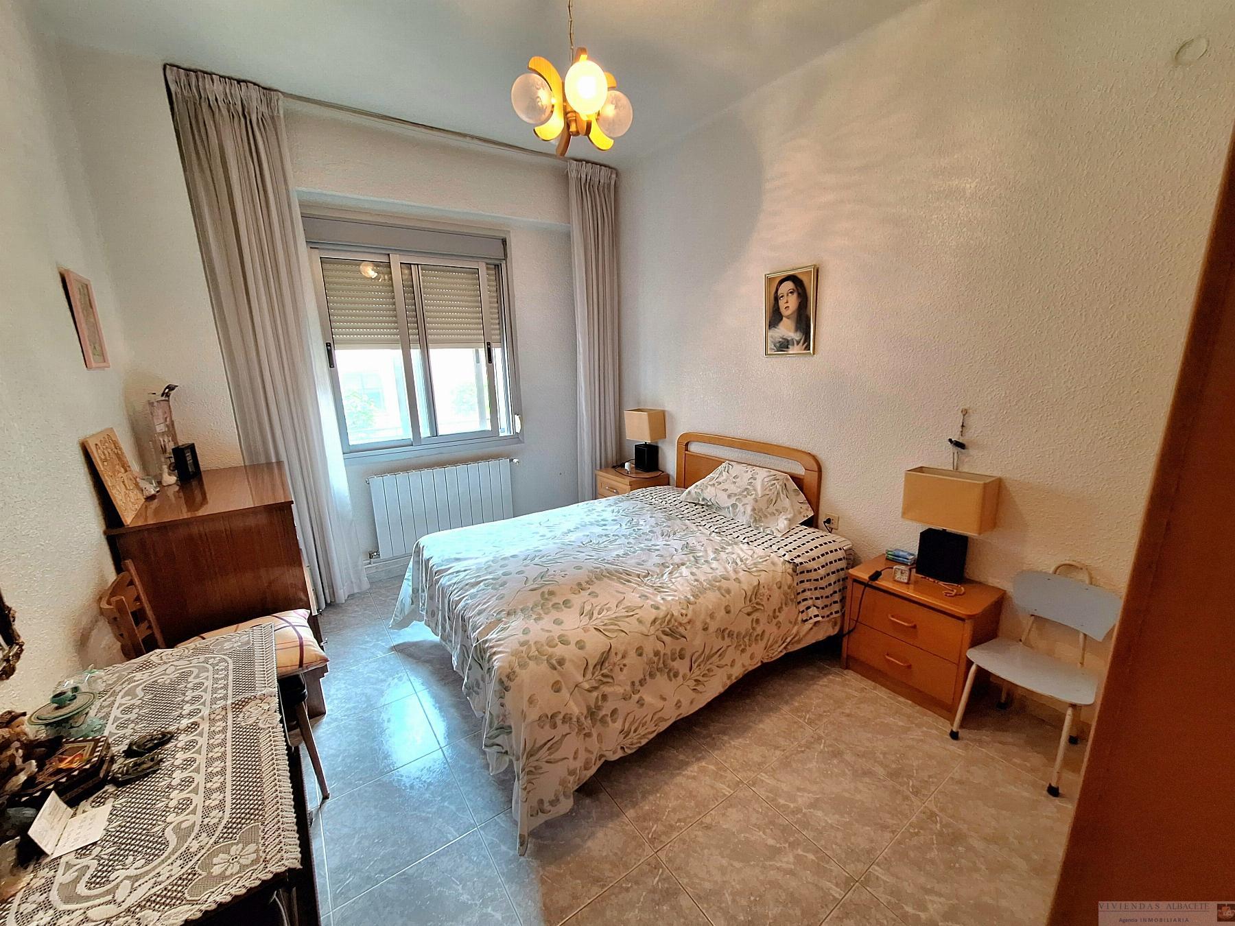 For sale of apartment in Albacete