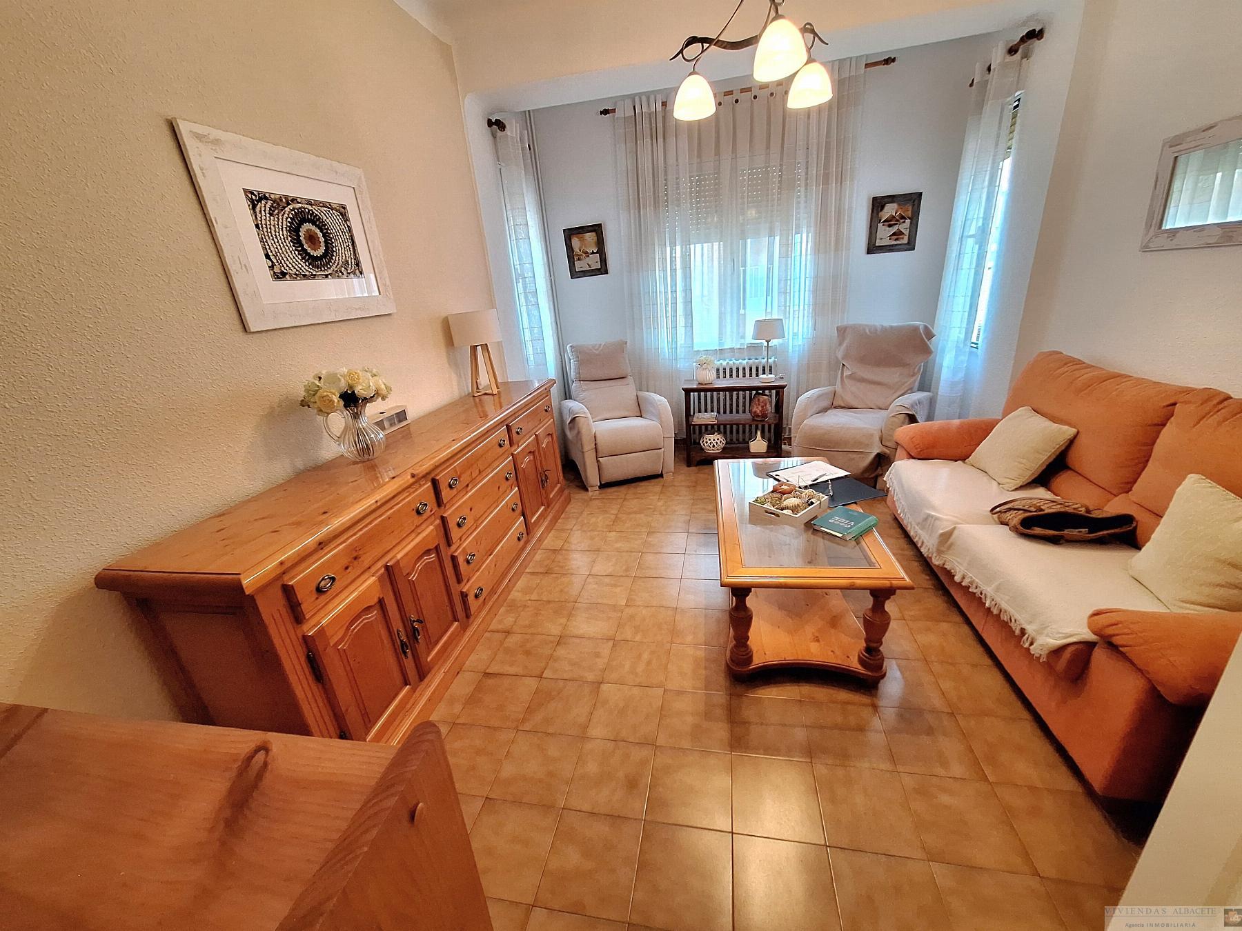 For sale of flat in Albacete