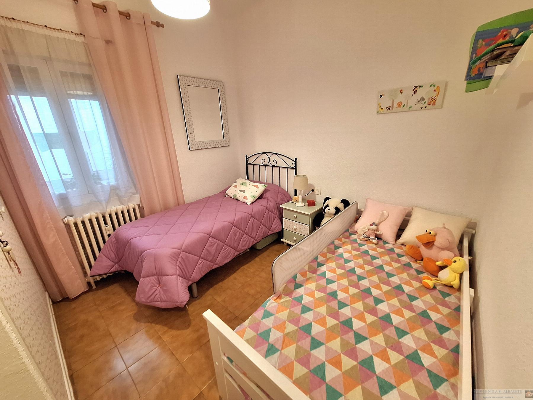 For sale of flat in Albacete