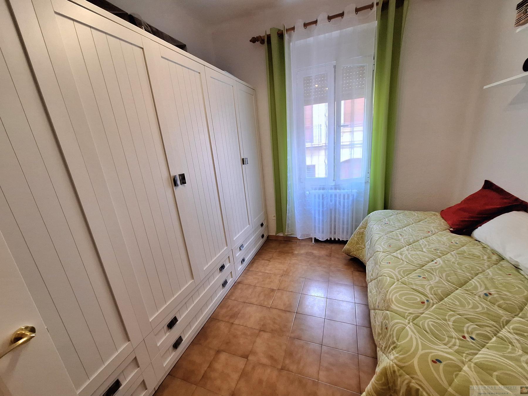 For sale of flat in Albacete