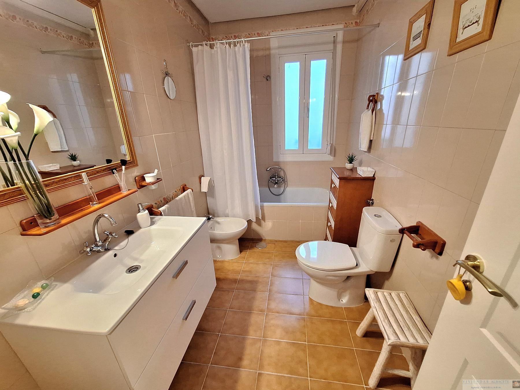 For sale of flat in Albacete
