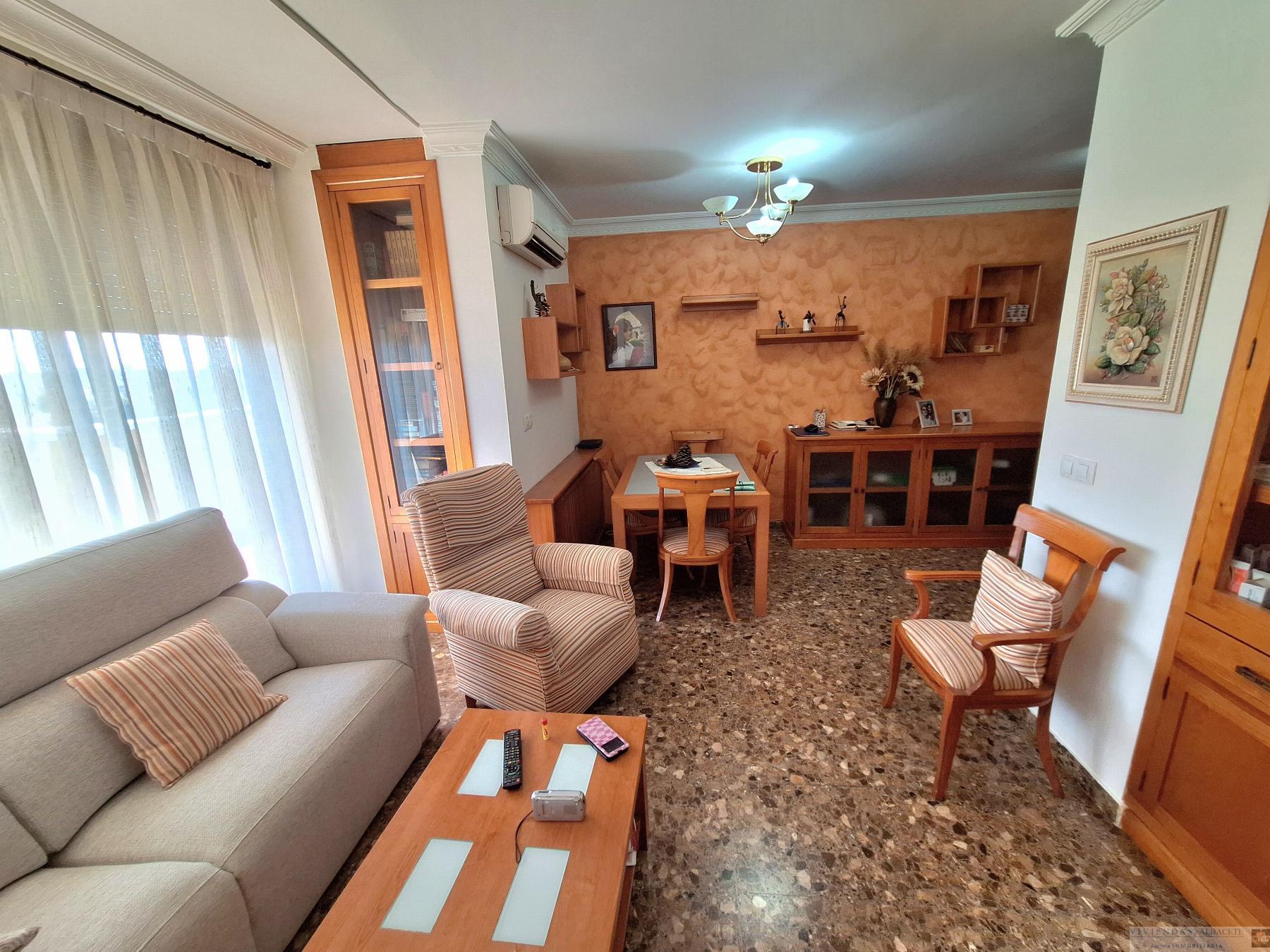 For sale of penthouse in Albacete