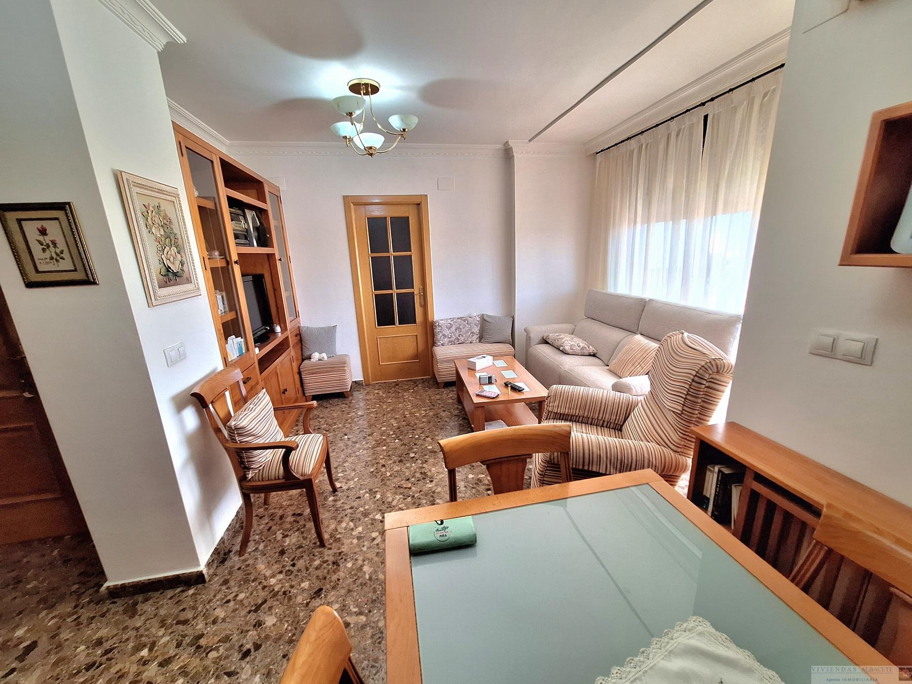 For sale of penthouse in Albacete