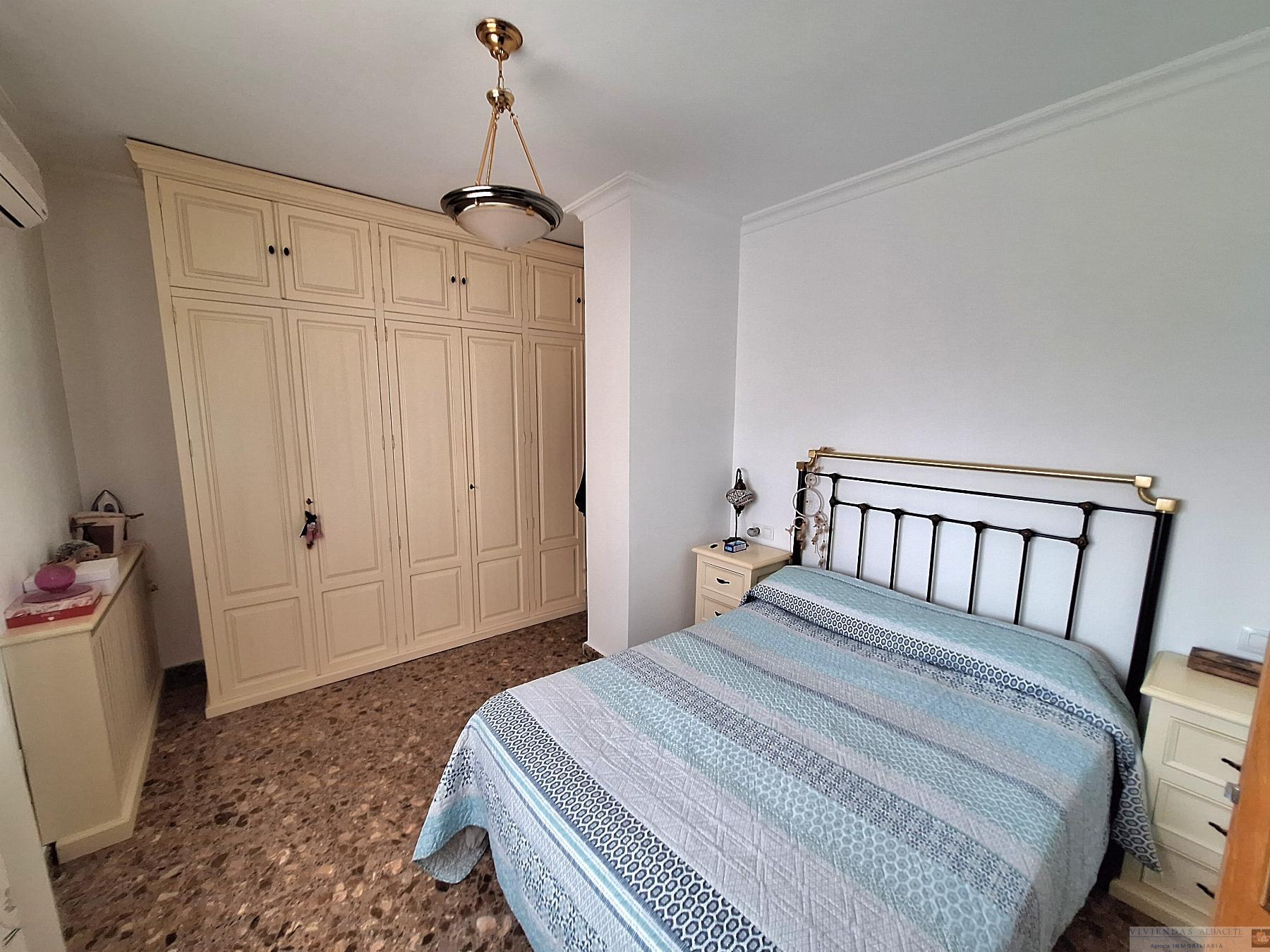 For sale of penthouse in Albacete