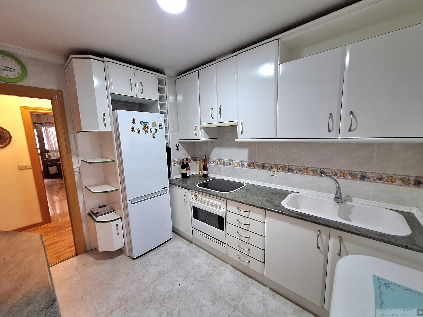 For sale of flat in Albacete