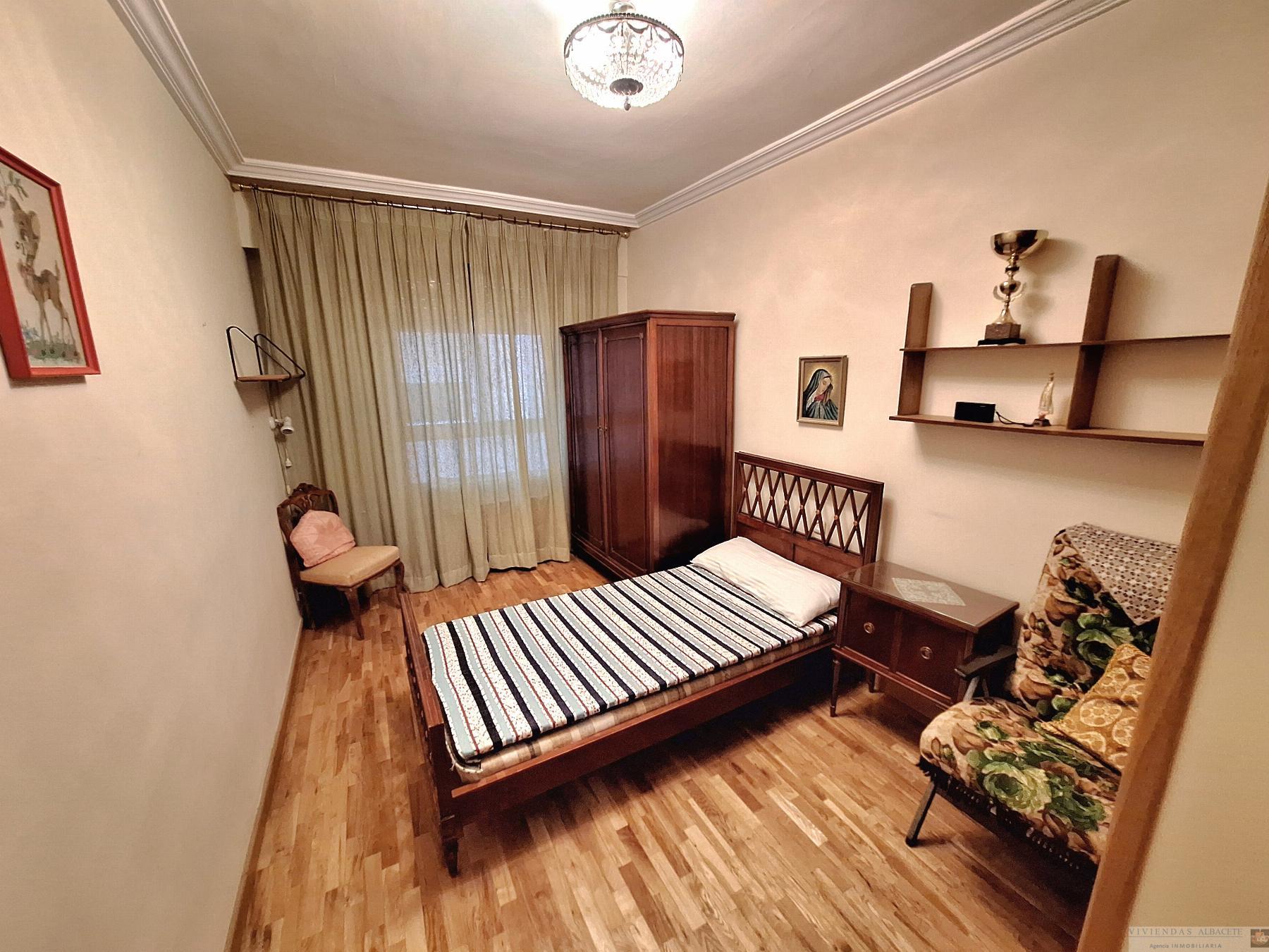 For sale of flat in Albacete