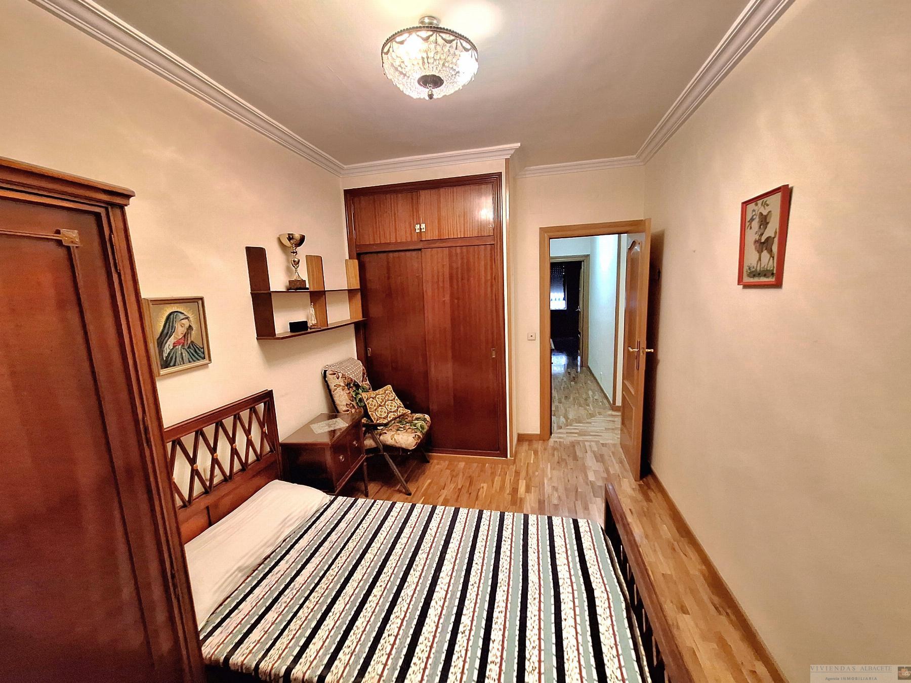 For sale of flat in Albacete