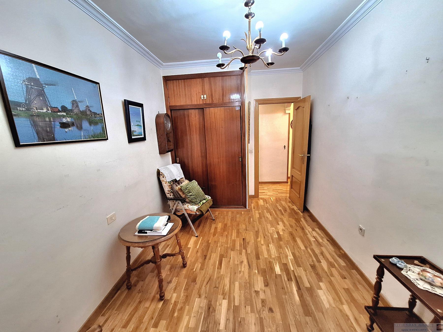 For sale of flat in Albacete
