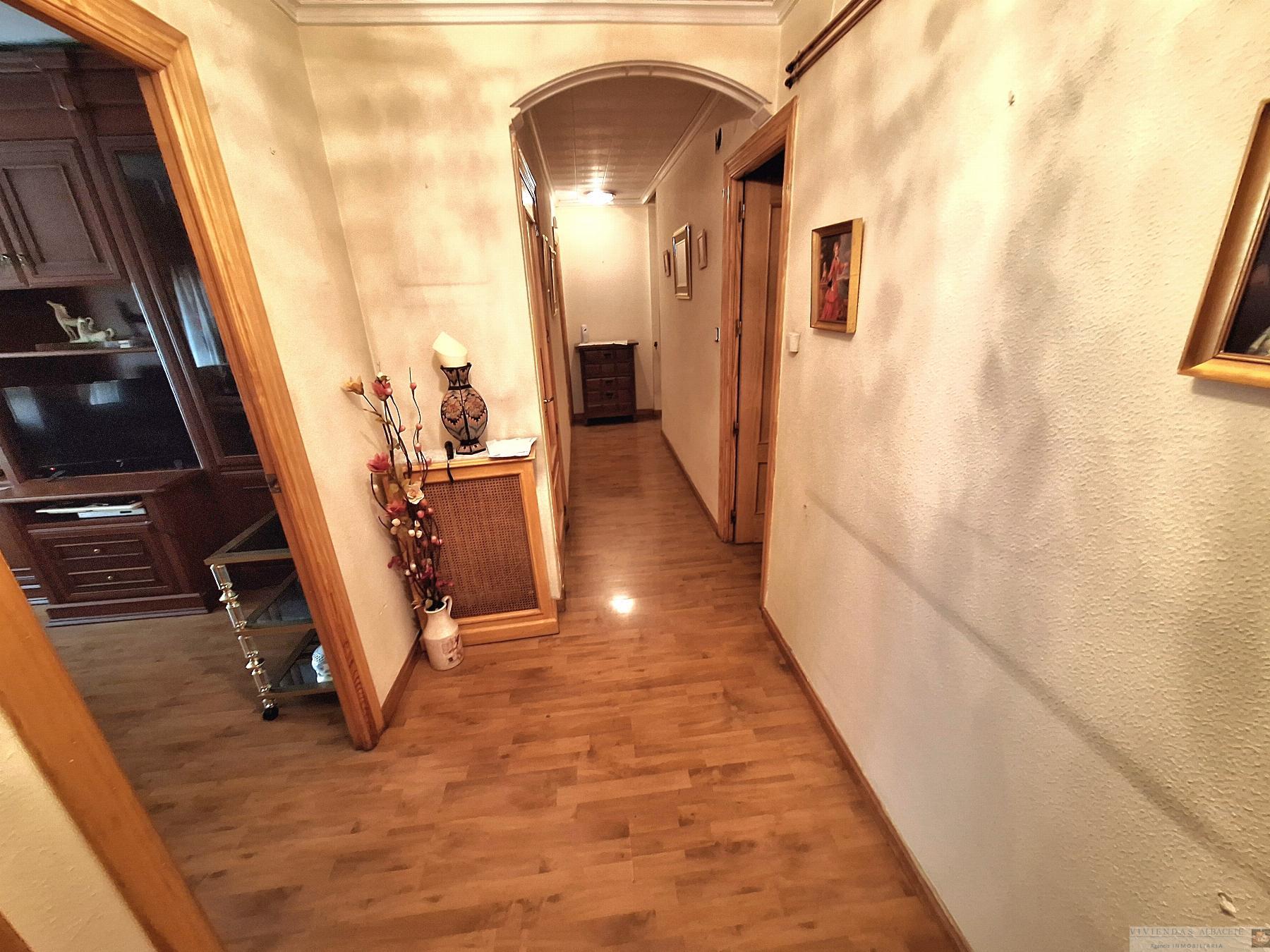 For sale of flat in Albacete