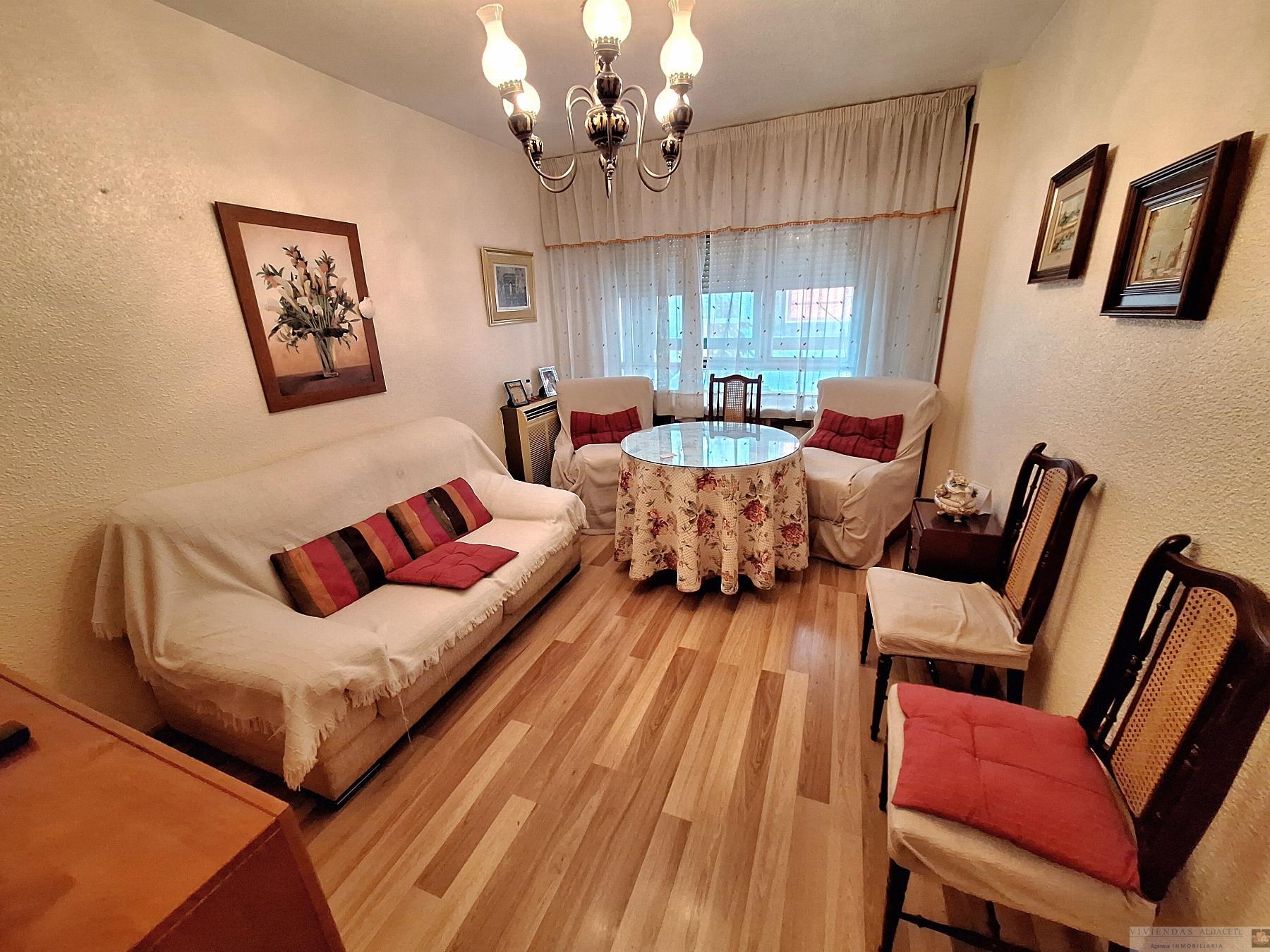 For sale of flat in Albacete