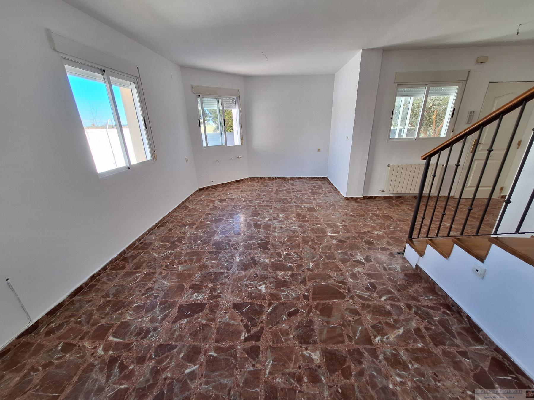 For sale of chalet in Albacete