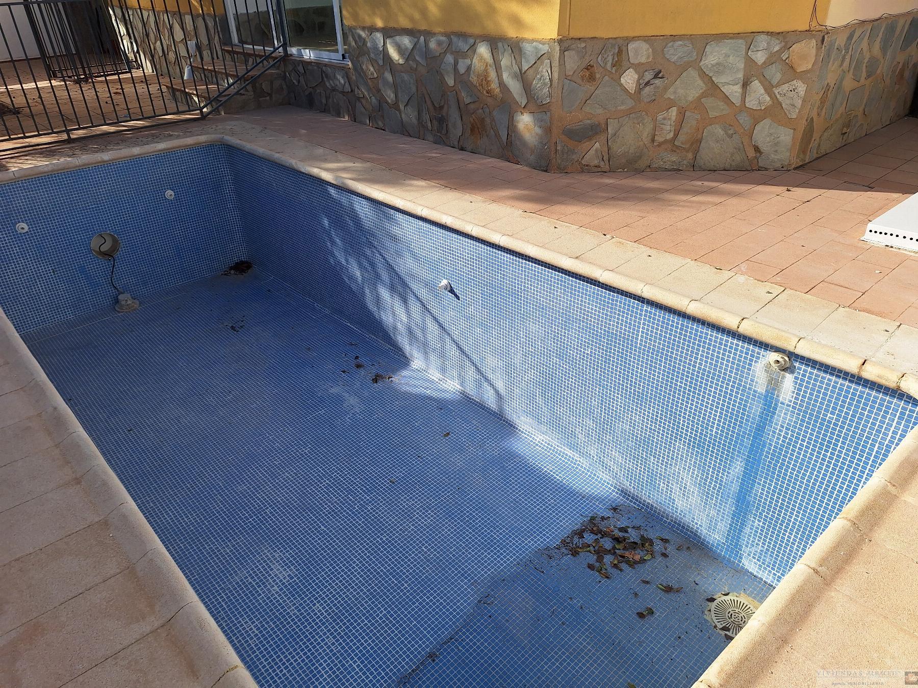 For sale of chalet in Albacete