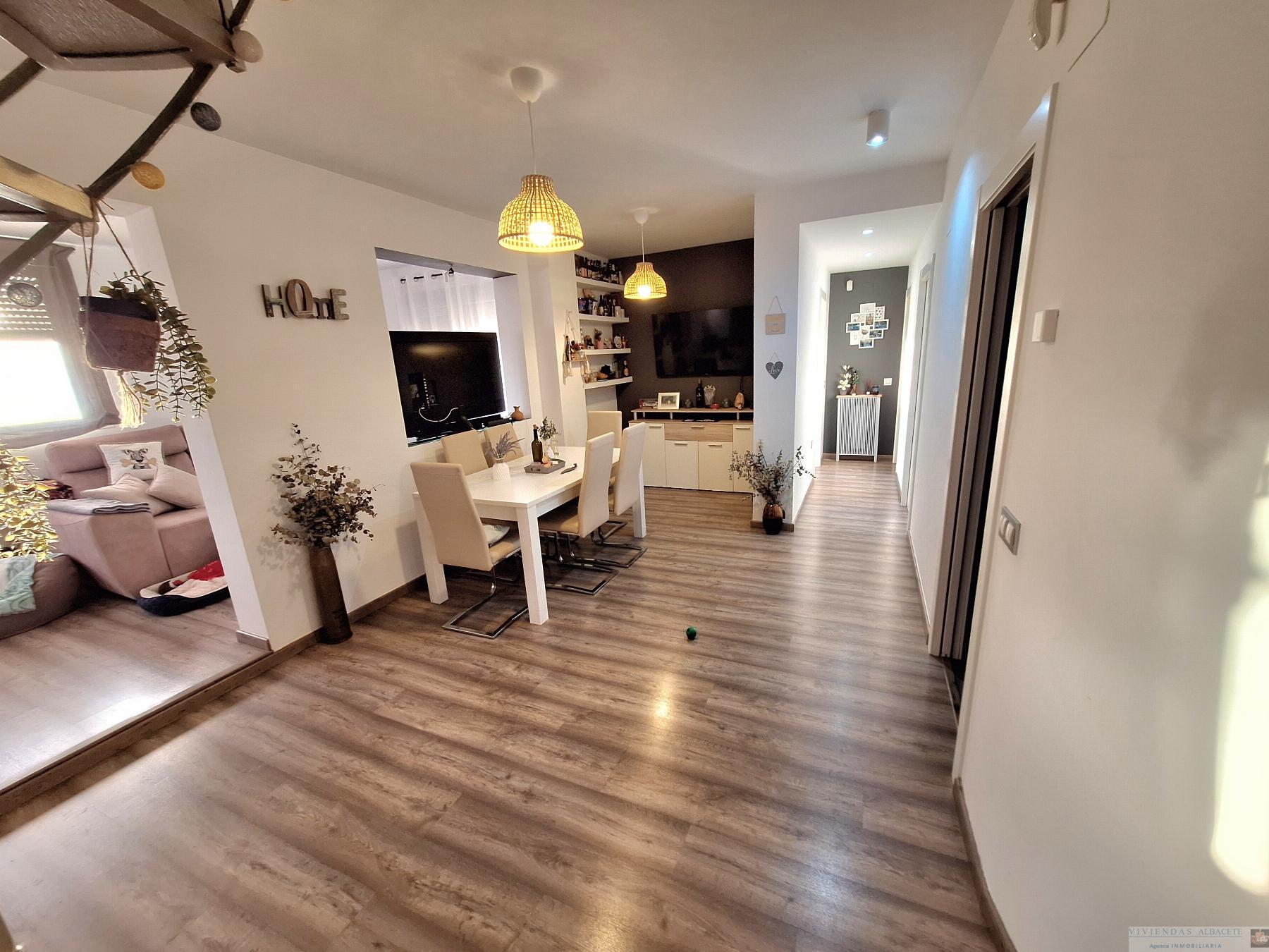 For sale of penthouse in Albacete