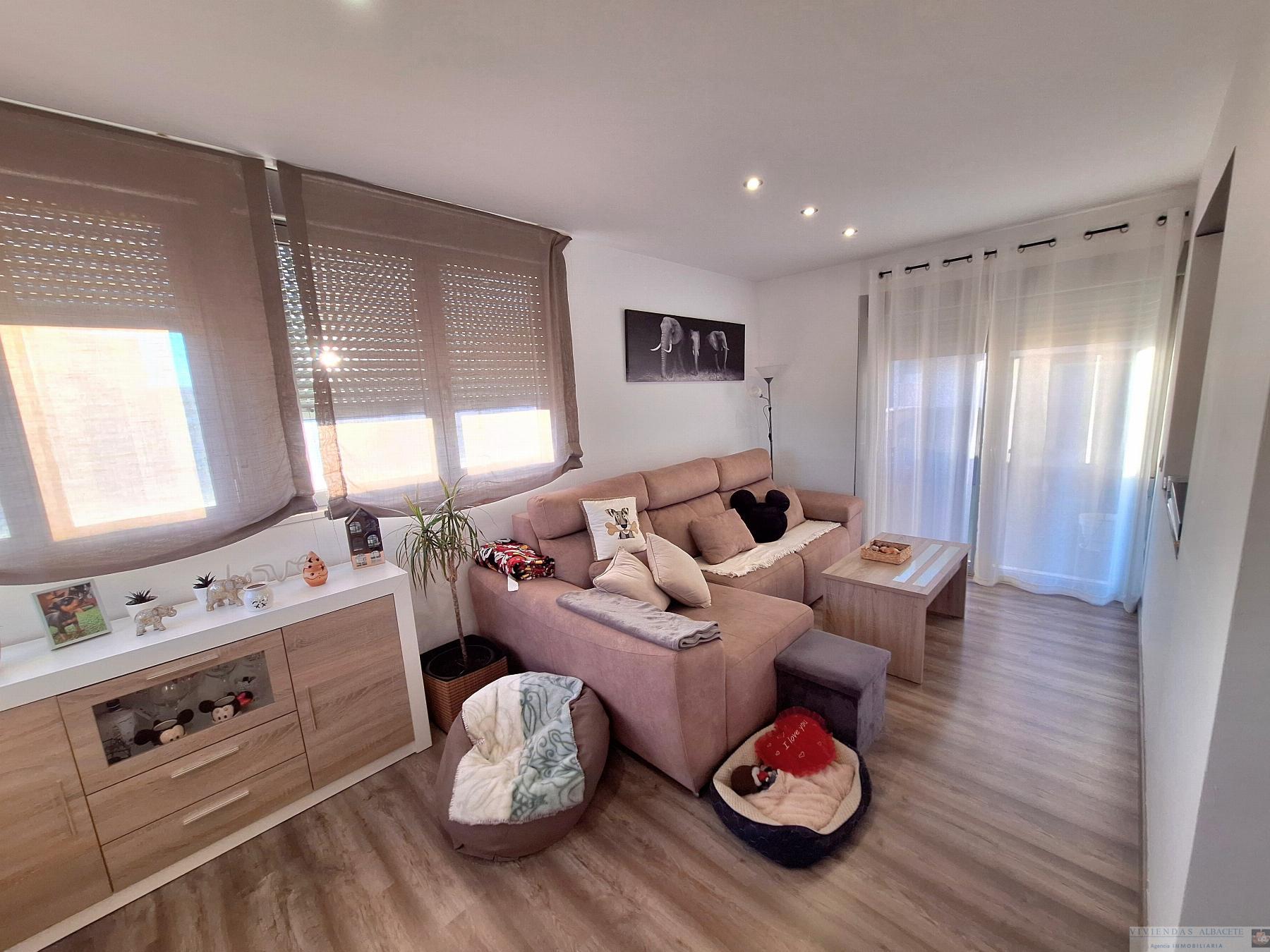 For sale of penthouse in Albacete
