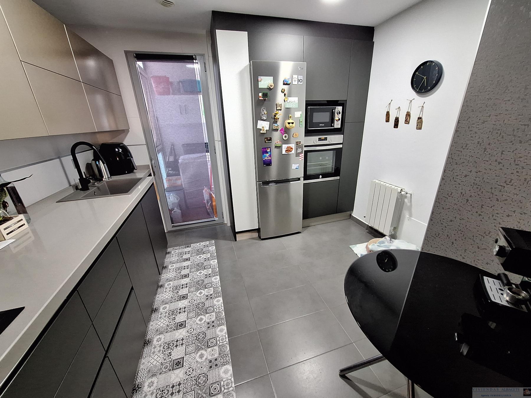 For sale of penthouse in Albacete