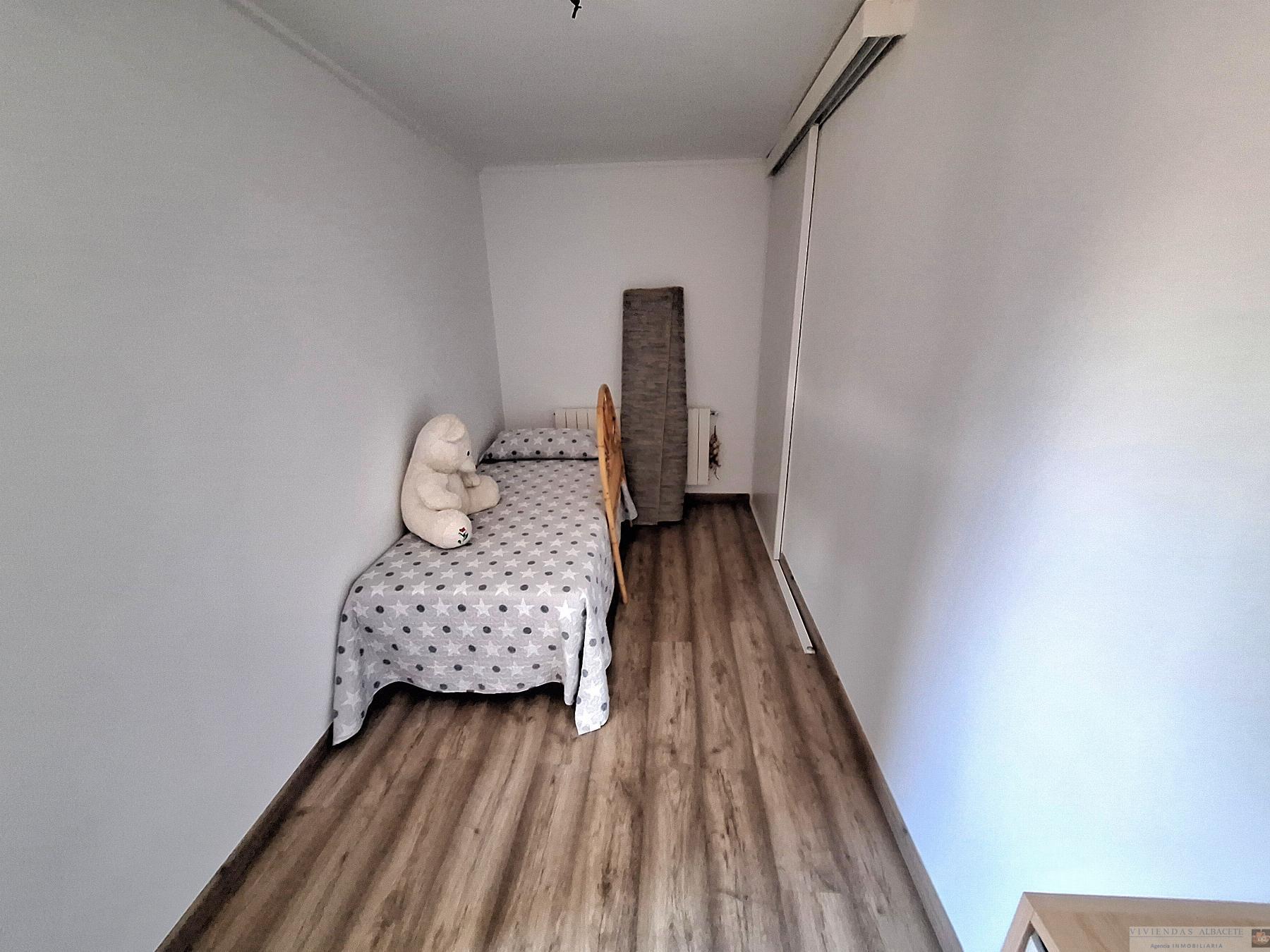 For sale of penthouse in Albacete