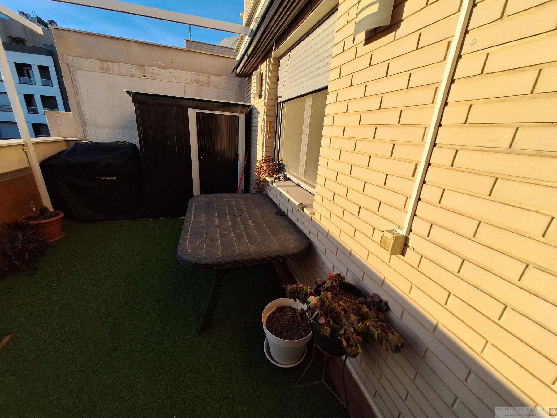 For sale of penthouse in Albacete