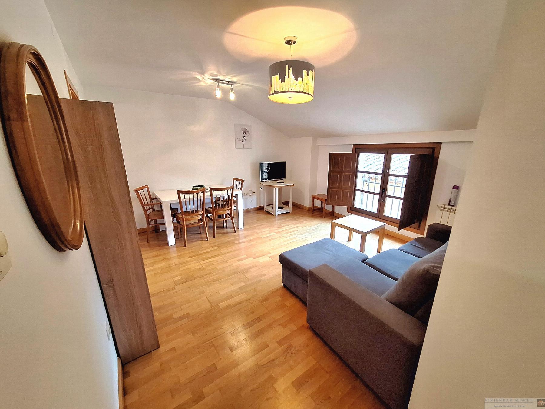 For sale of flat in Chinchilla de Monte-Aragón