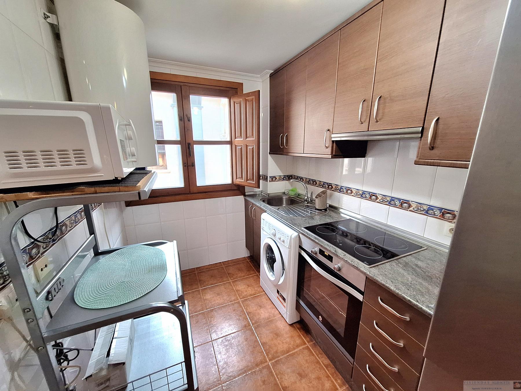 For sale of flat in Chinchilla de Monte-Aragón