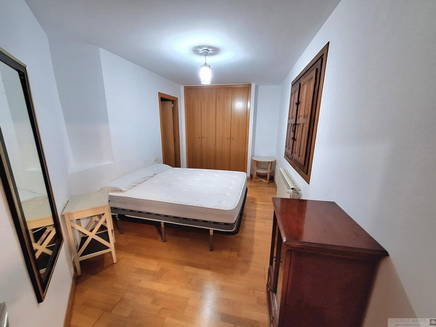 For sale of flat in Chinchilla de Monte-Aragón