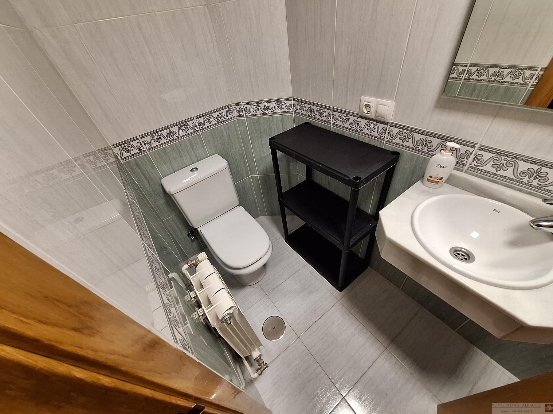 For sale of flat in Chinchilla de Monte-Aragón