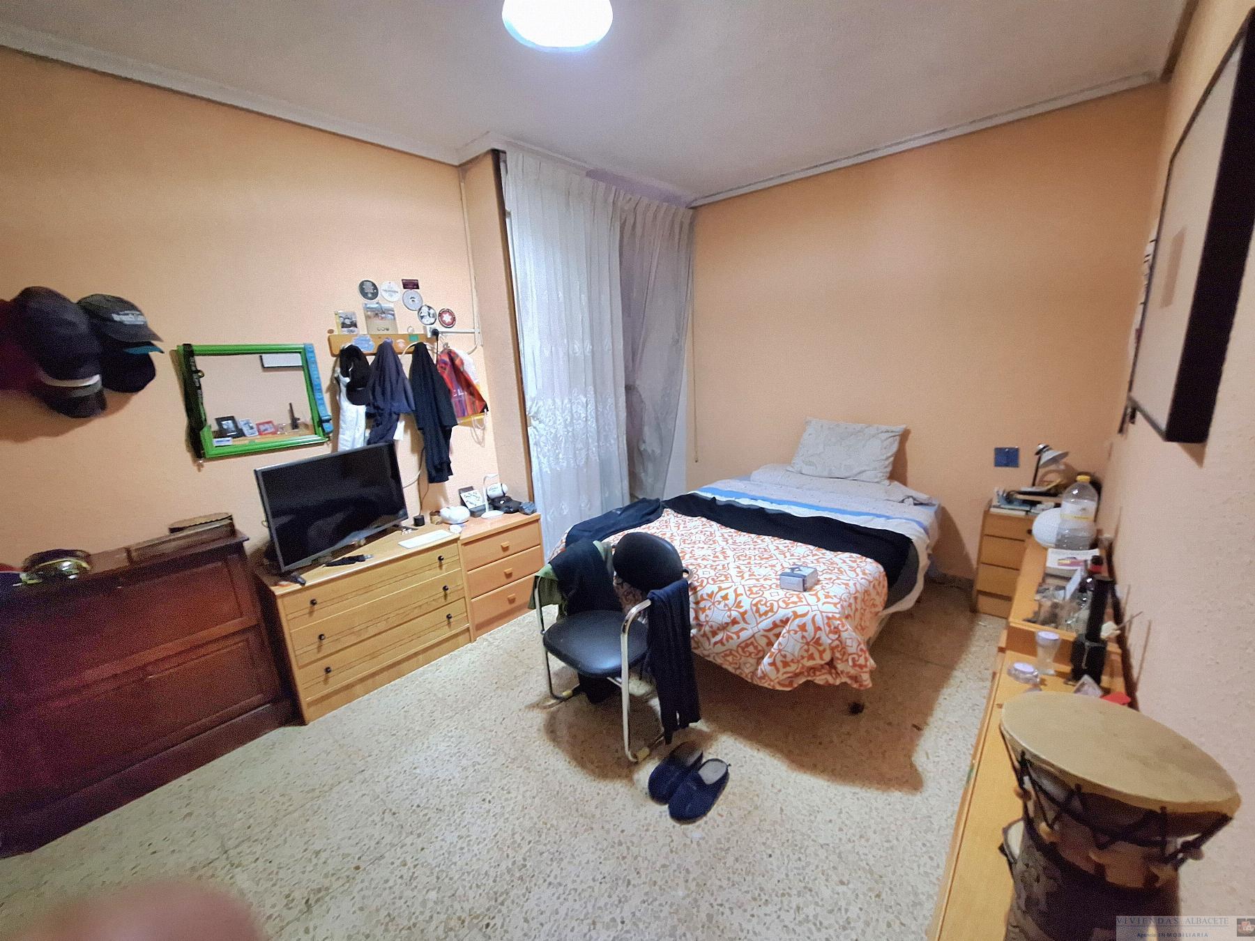 For sale of flat in Albacete