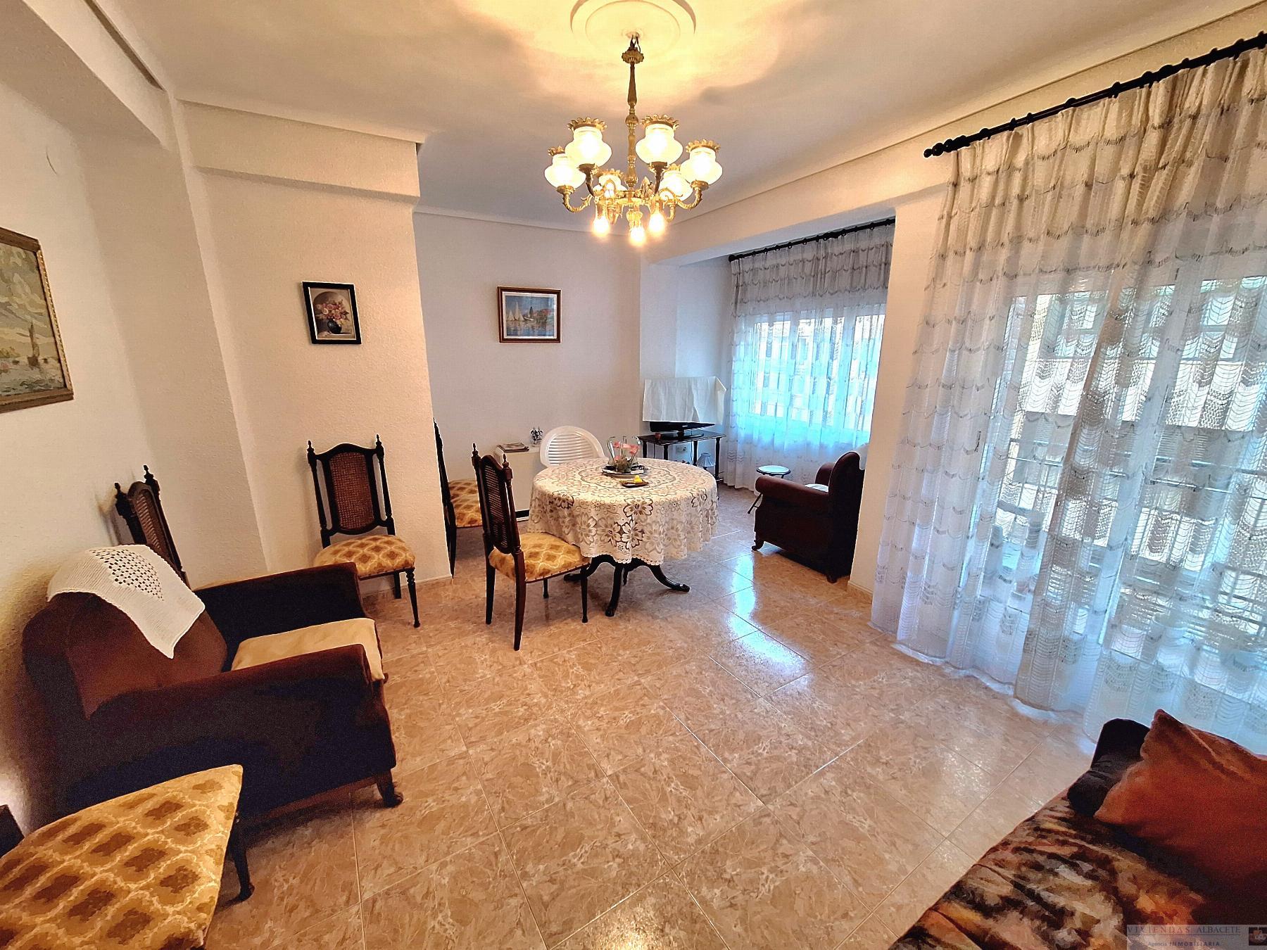 For sale of flat in Albacete