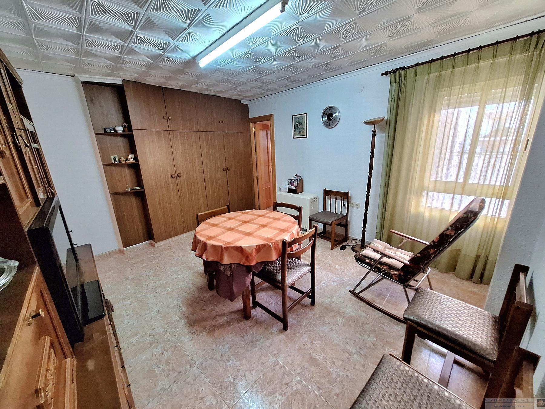 For sale of flat in Albacete