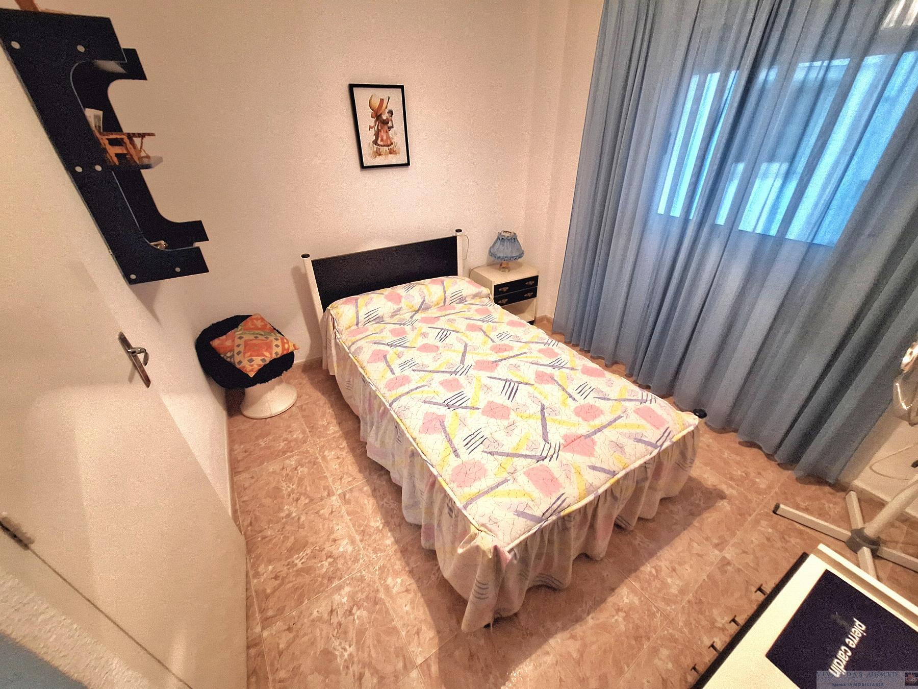For sale of flat in Albacete