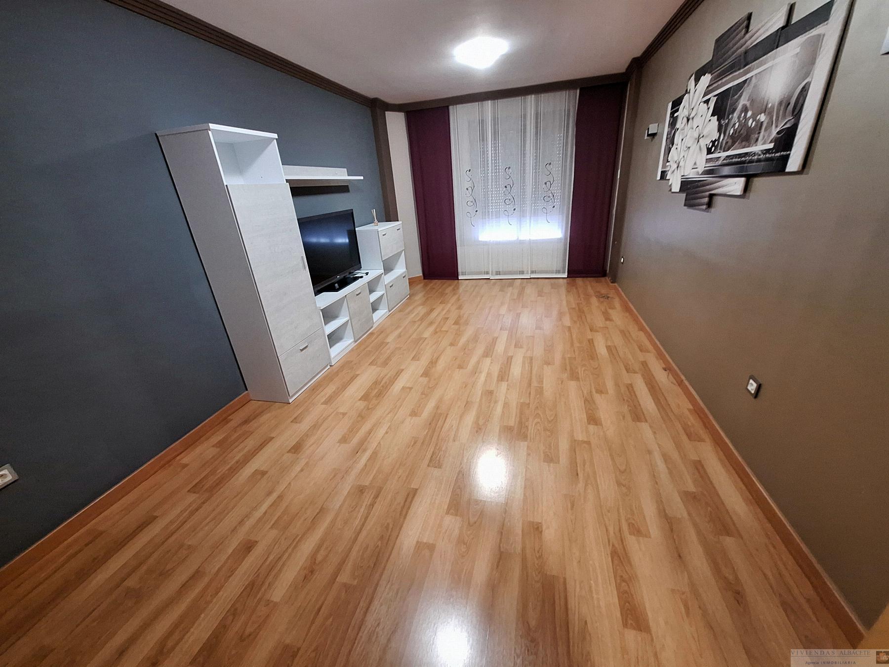 For sale of flat in Albacete