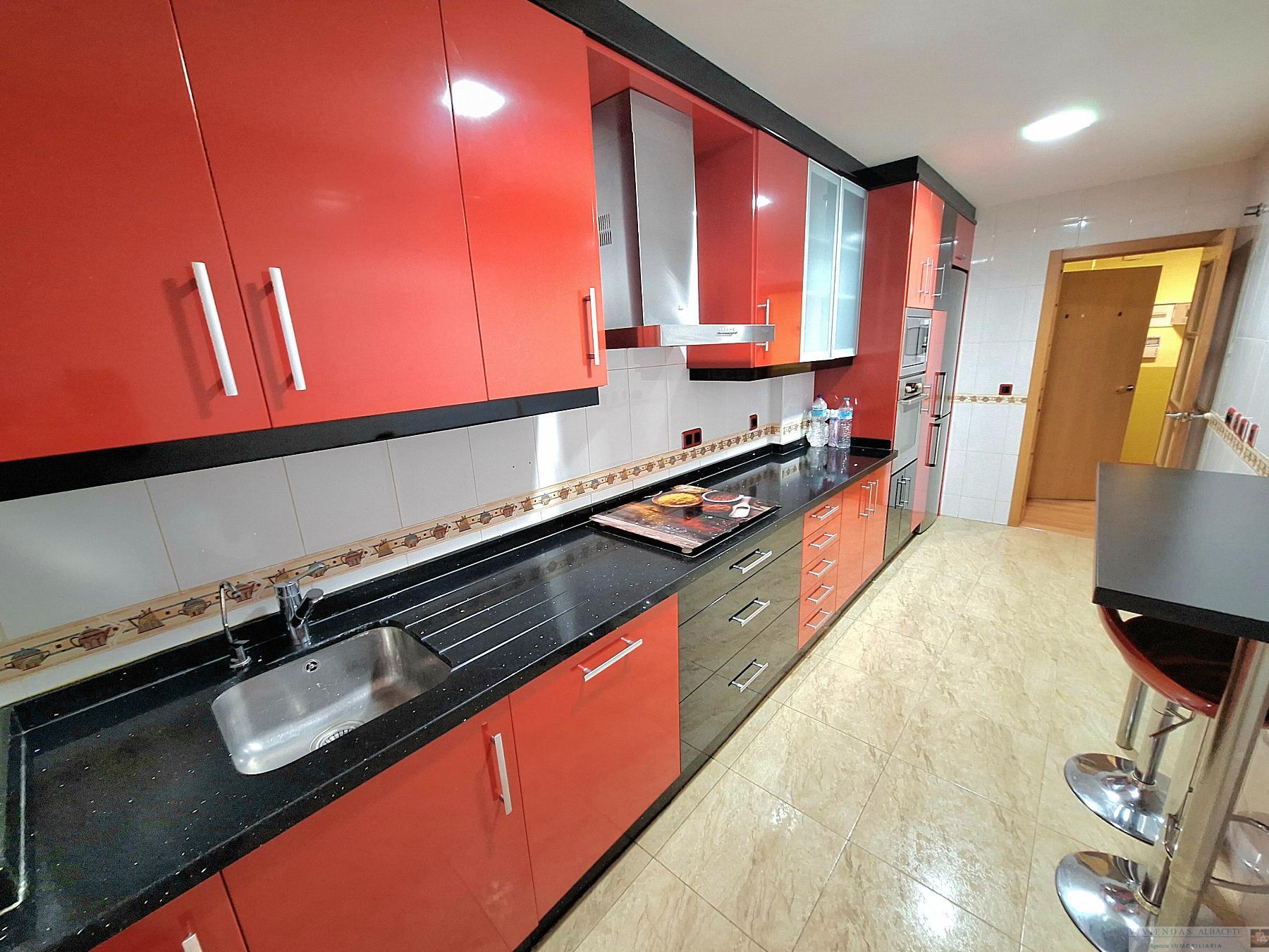 For sale of flat in Albacete