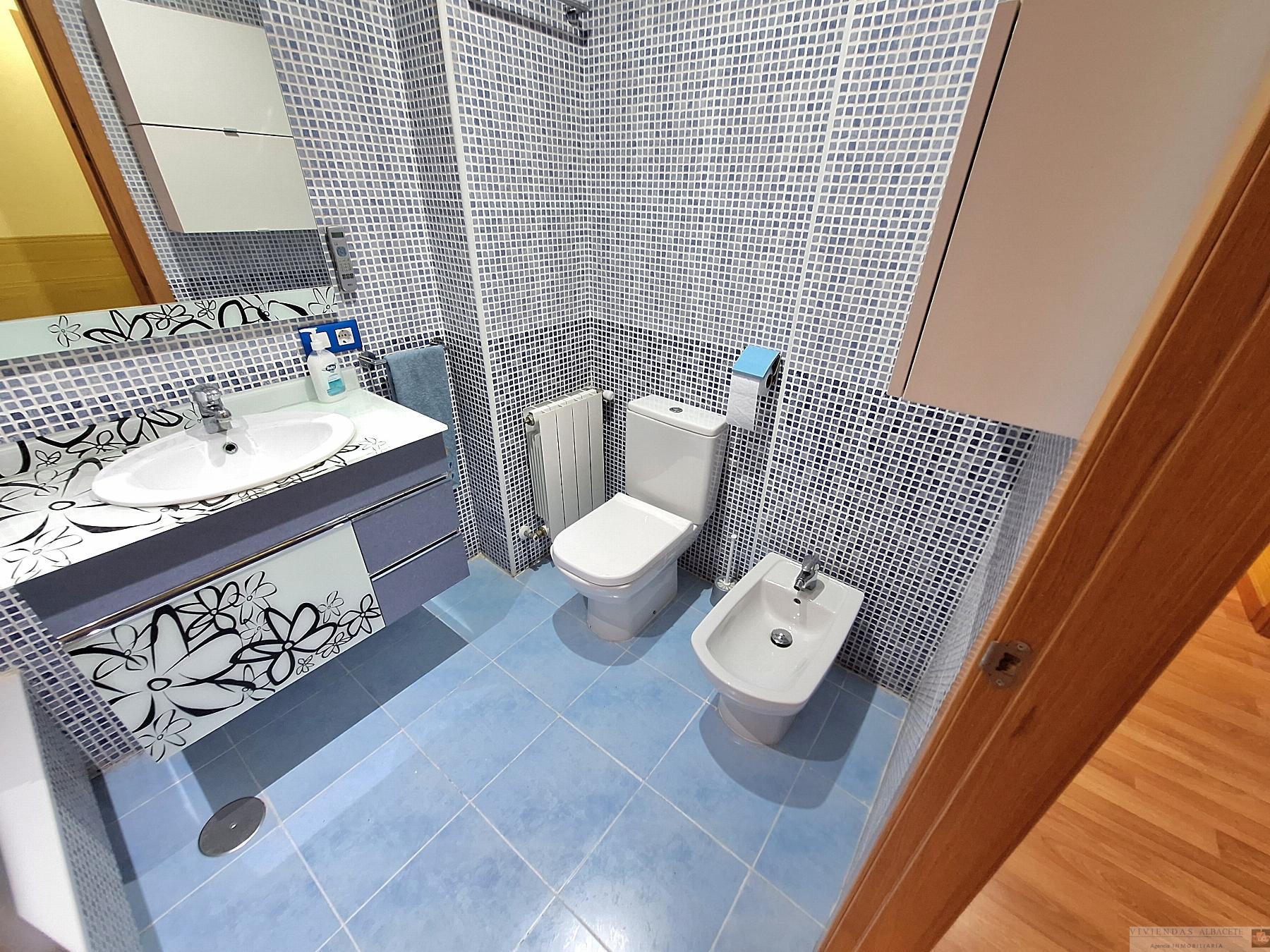 For sale of flat in Albacete