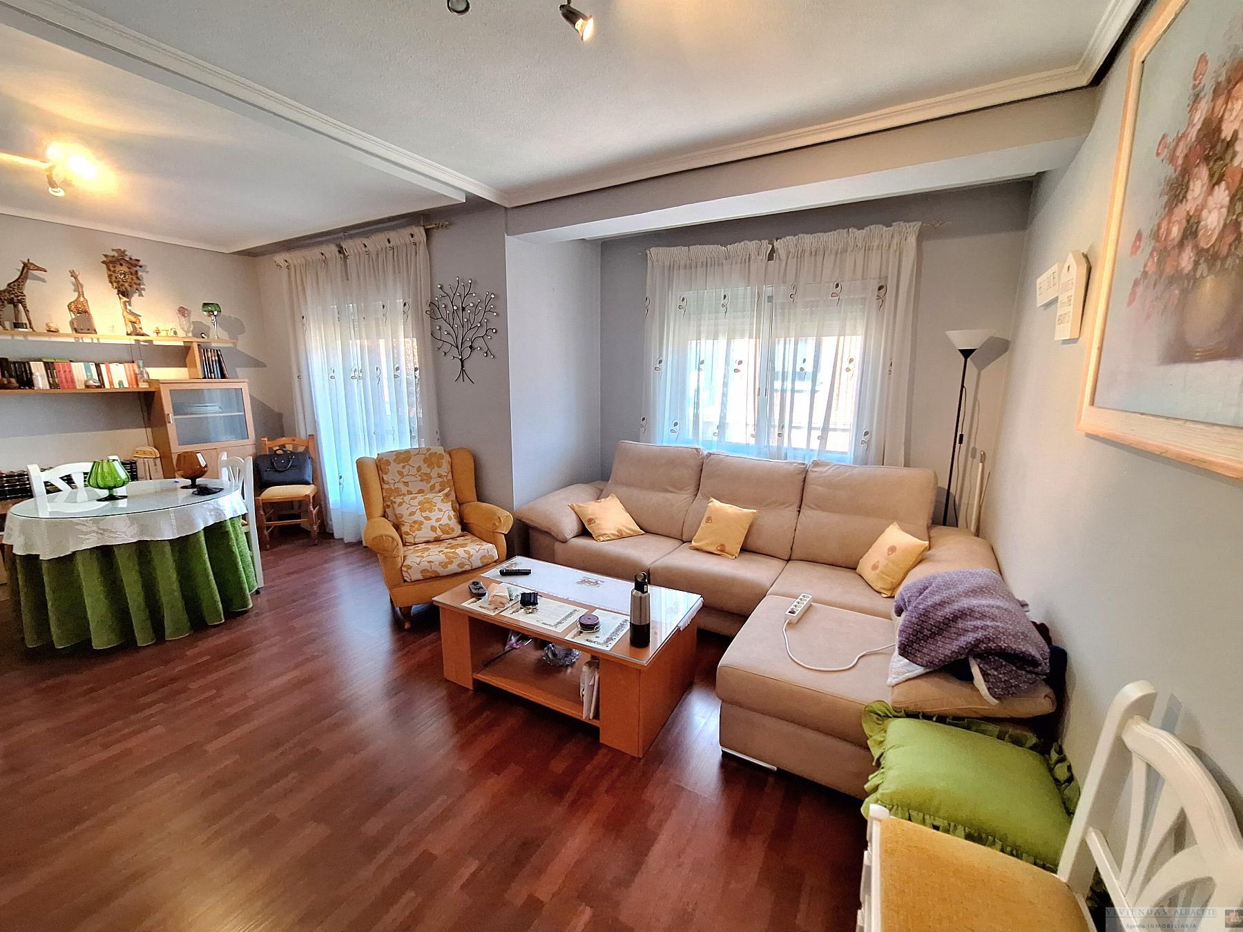 For sale of apartment in Albacete