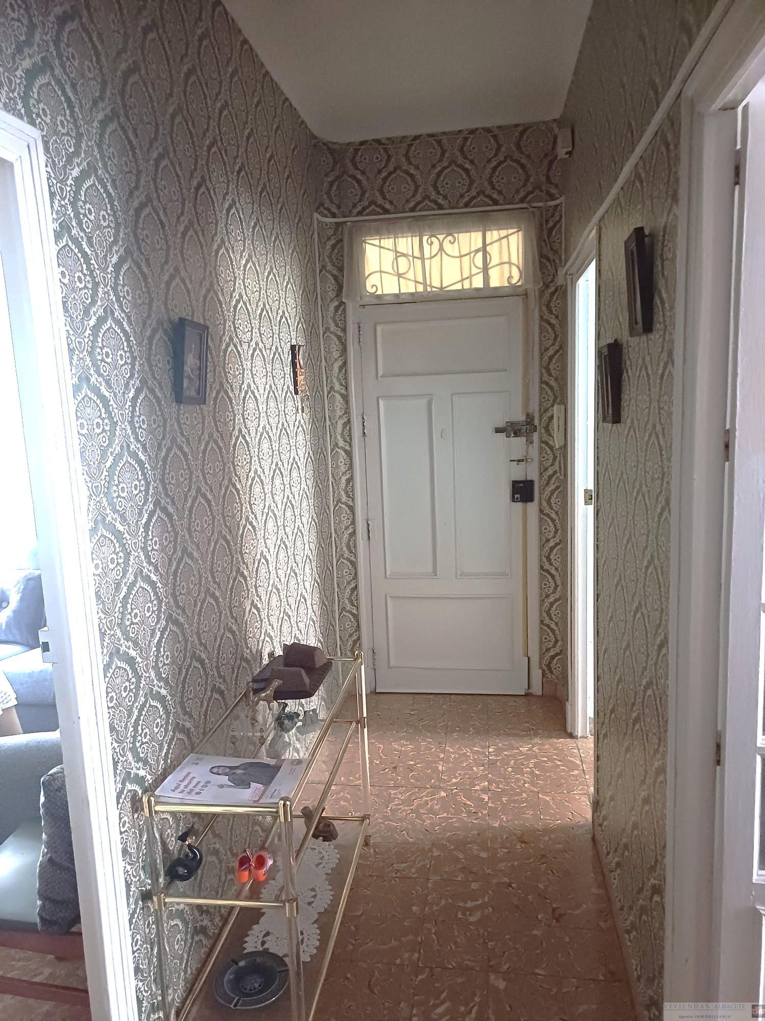 For sale of flat in Albacete