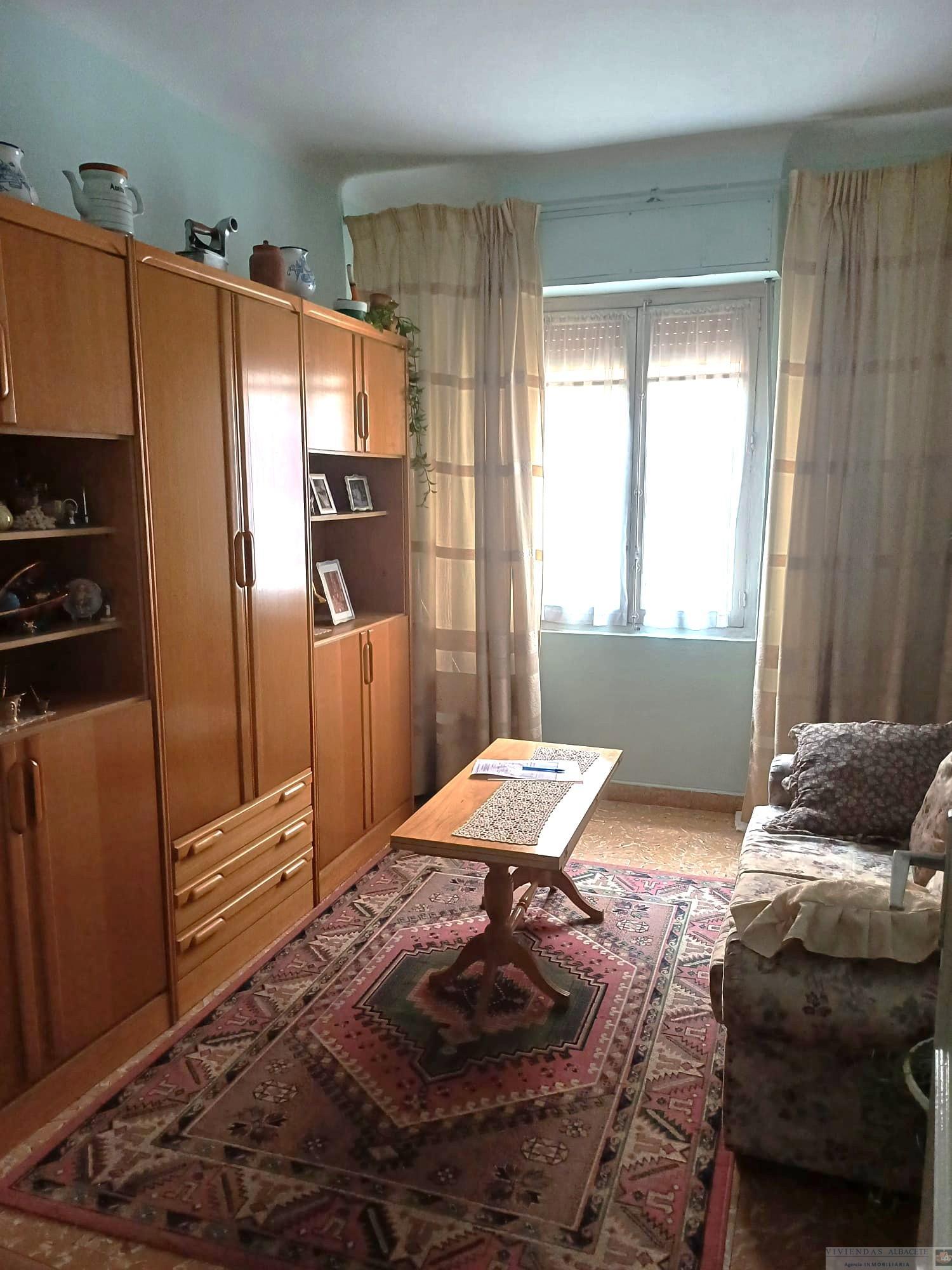 For sale of flat in Albacete