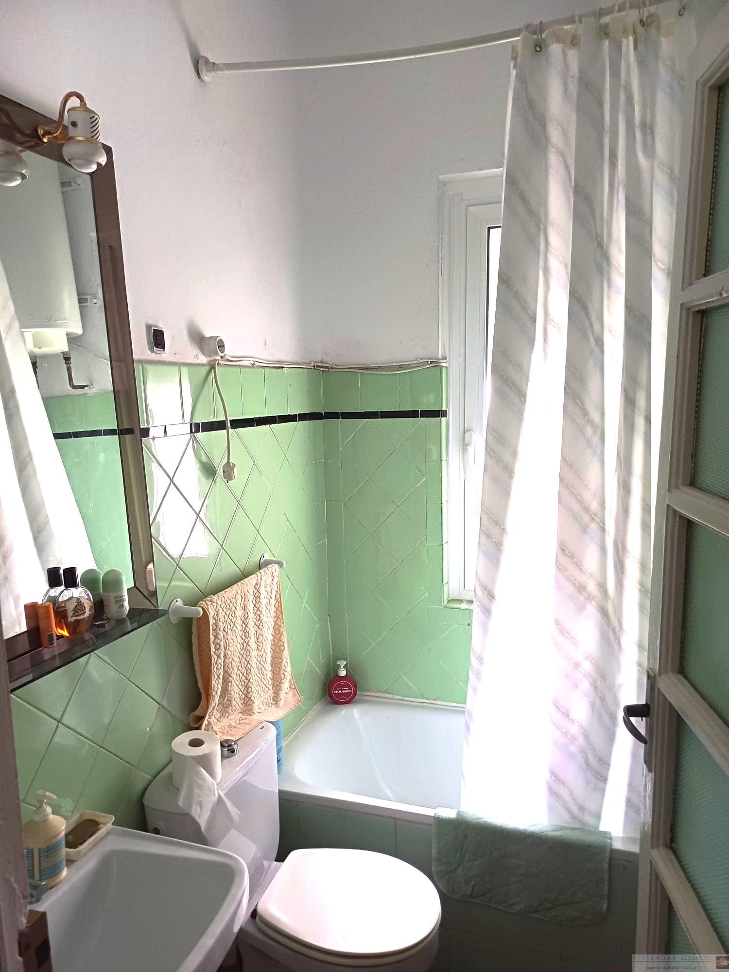 For sale of flat in Albacete