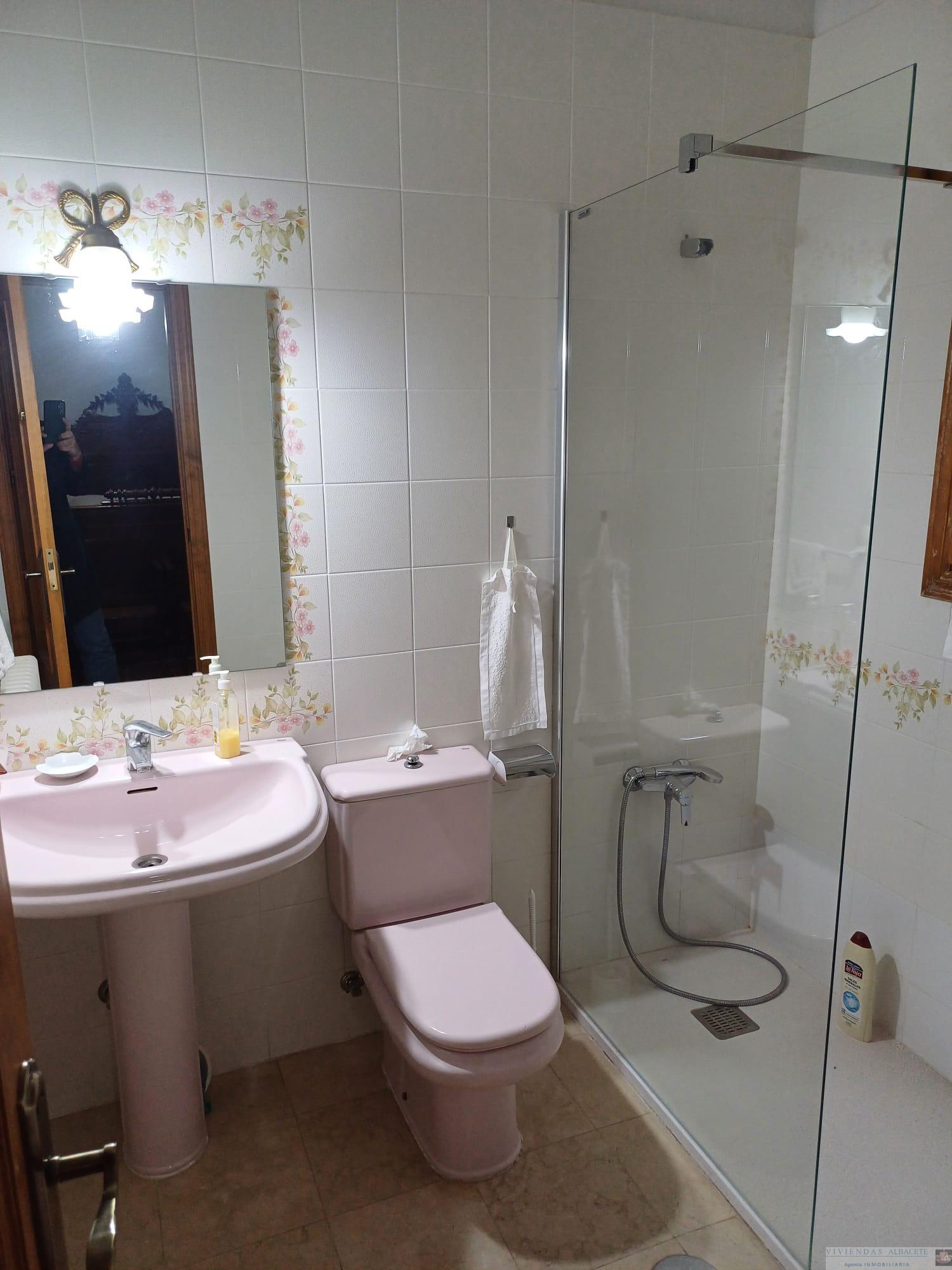 For rent of chalet in Albacete