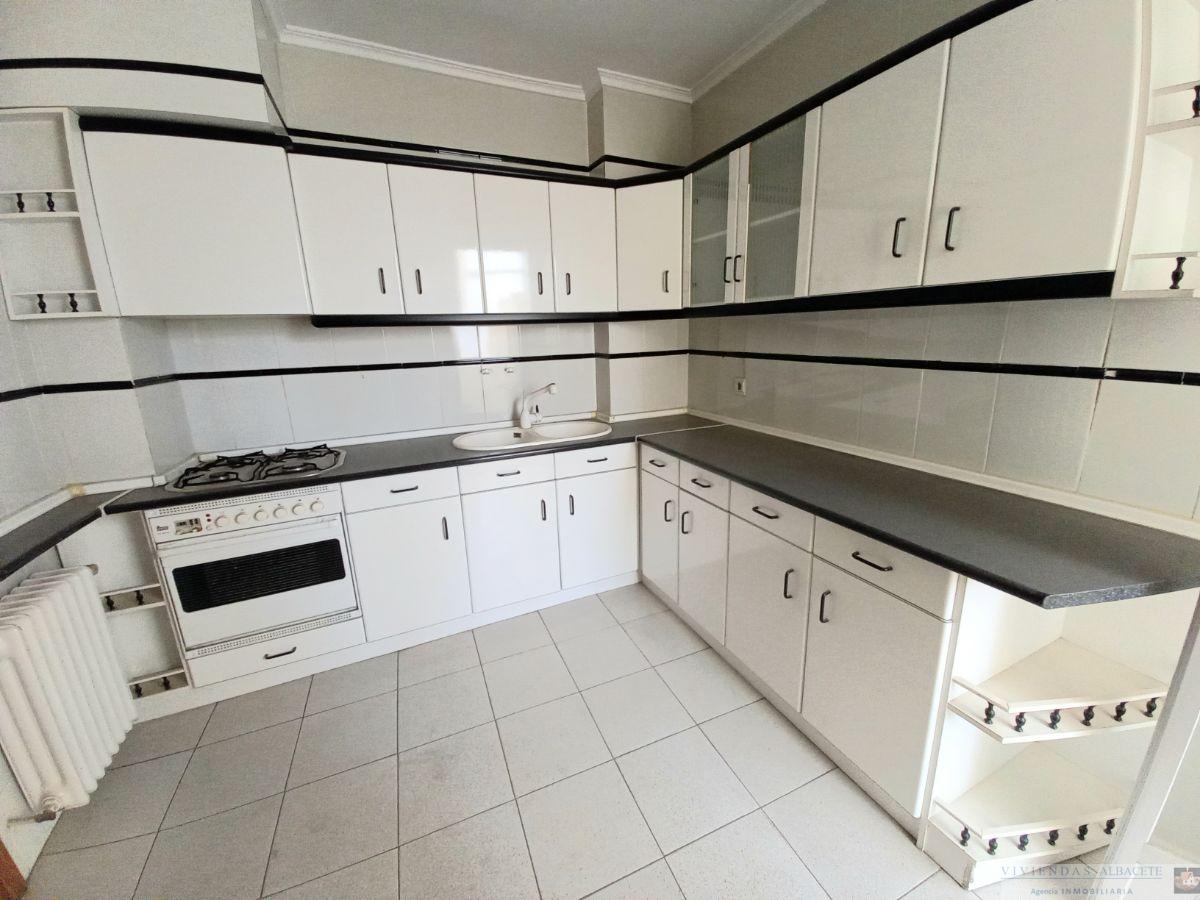 For sale of flat in Albacete