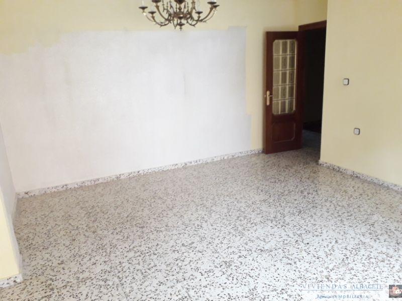 For sale of flat in Albacete