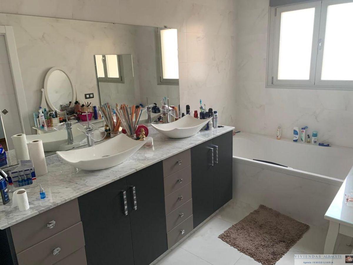 Venta de chalet en Albacete