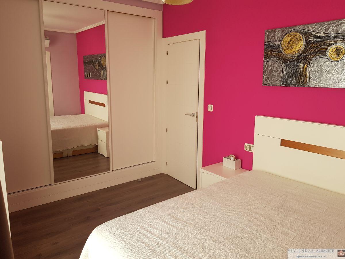 For sale of flat in Albacete