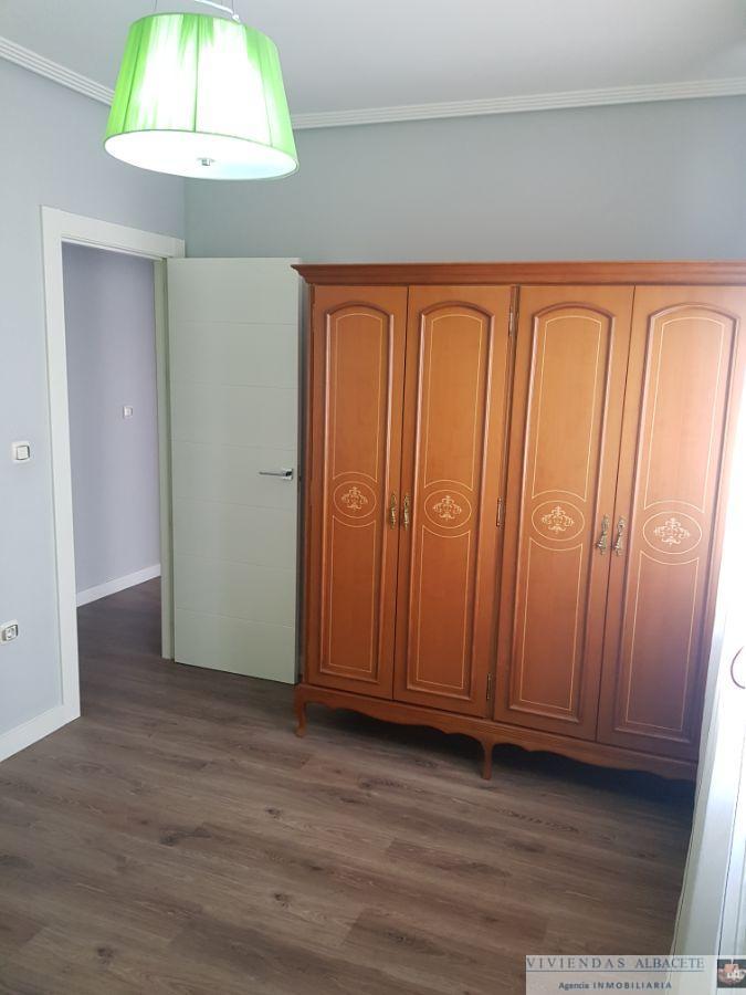 For sale of flat in Albacete