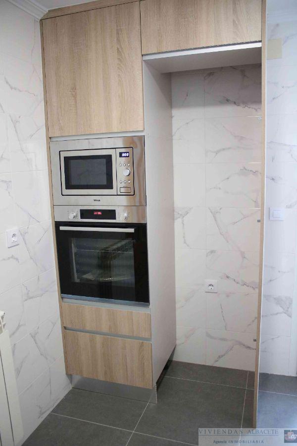 For sale of penthouse in Albacete
