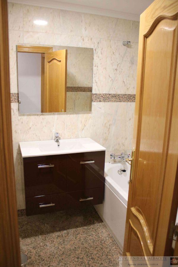 For sale of penthouse in Albacete